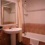 Cachada Hotel 2*