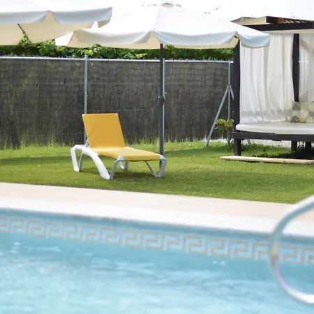 Cachada Hotel 2*